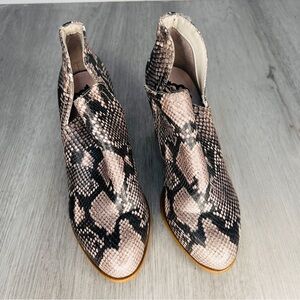 Fergalicious Snakeskin Pattern Ankle Booties size 5